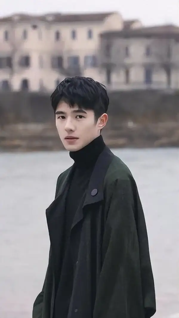 劉昊然：從年少有為到事業低谷，愛情如何影響他的演藝生涯？