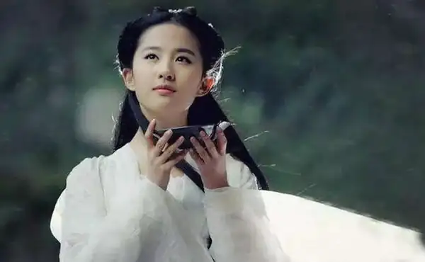 劉亦菲喜歡的人不敢說_劉亦菲喜歡_劉亦菲採訪說有喜歡的人