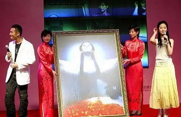 劉亦菲喜歡的人不敢說_劉亦菲喜歡_劉亦菲採訪說有喜歡的人