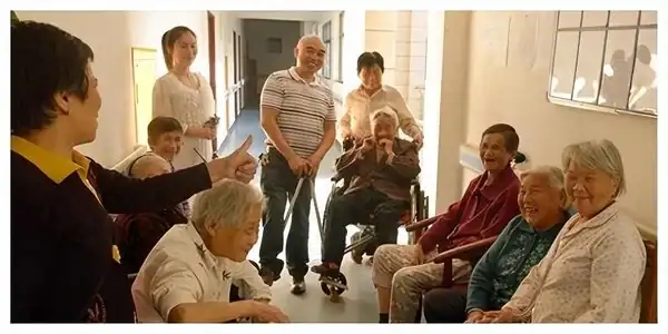 談到世界充滿愛下一句_談到充滿愛世界下一句_談到充滿愛世界下句怎麼說