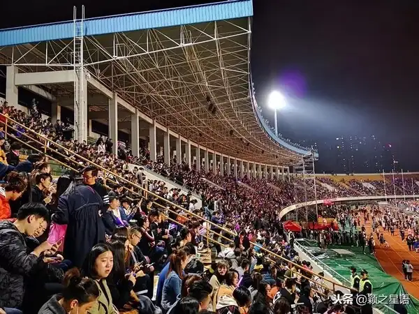 張學友1/2世紀演唱會下載_張學友世紀演唱會2010_張學友世紀光年演唱會