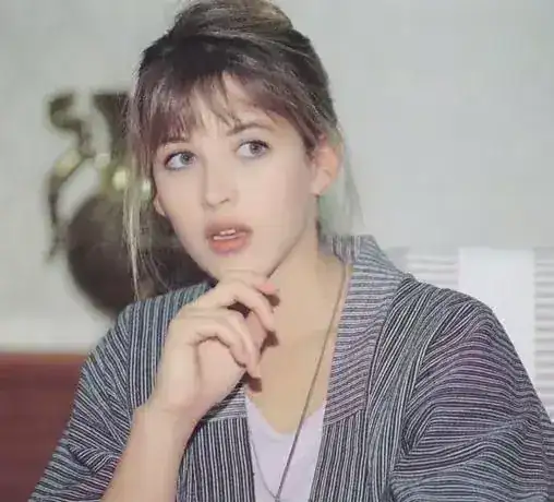 莫妮卡是什麼樣的人_莫妮卡是誰_莫妮卡是哪裡人