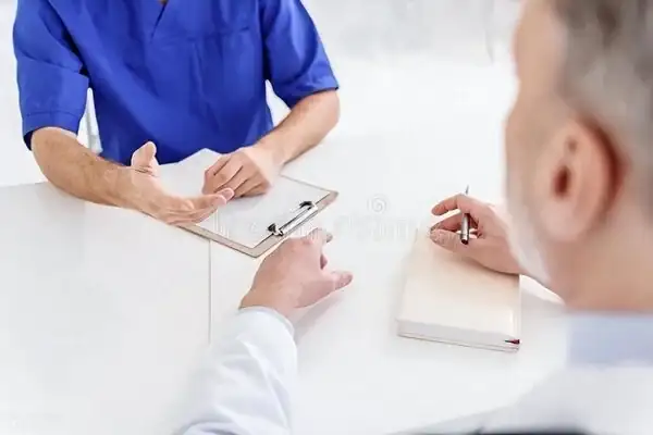 探究女性經痛的原因：生理、病理與心理因素全解析