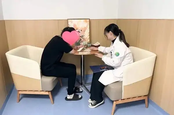 夢見母親求救_夢見母親救我是什麼意思_夢見母親有危險去救她