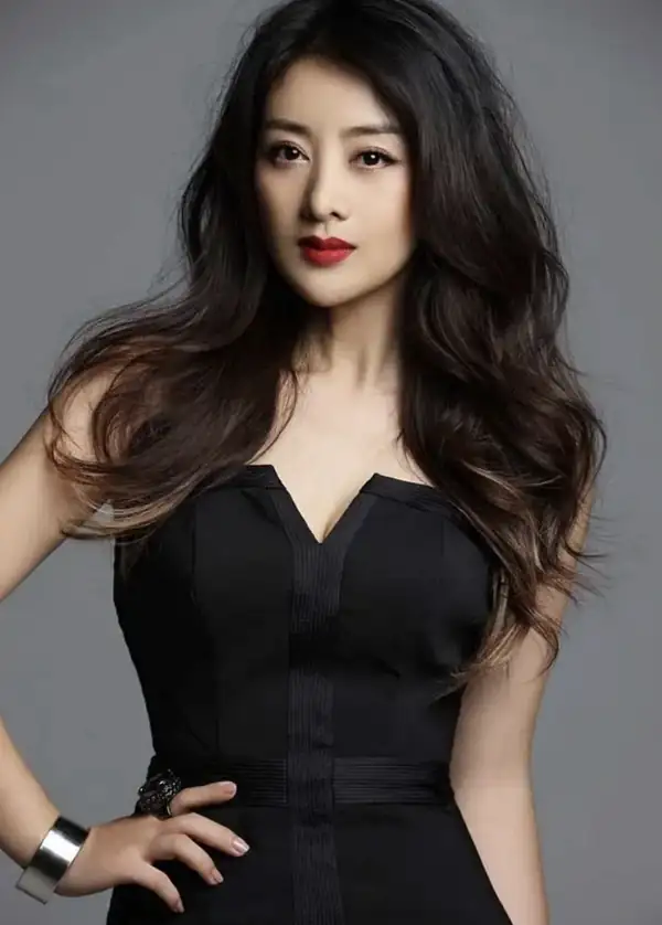 李琳頭婚_李琳前夫是誰_小李琳與前夫是什麼時候結婚的