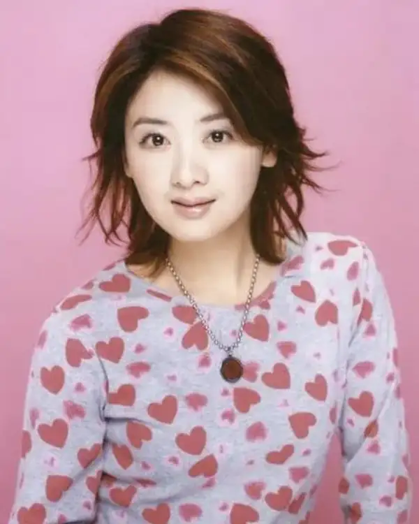李琳頭婚_李琳前夫是誰_小李琳與前夫是什麼時候結婚的