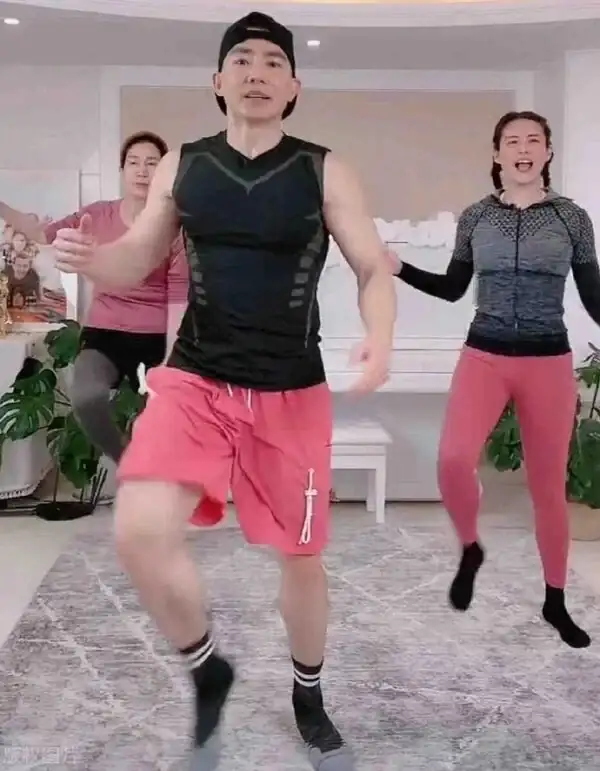 _“過氣網紅”的殘酷真相，在劉畊宏夫婦身上表現得淋漓盡致_“過氣網紅”的殘酷真相，在劉畊宏夫婦身上表現得淋漓盡致