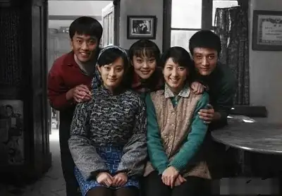 舅舅批評爸爸__演員張佳寧是誰的女兒