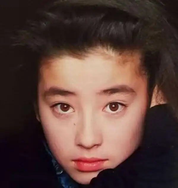 14歲陪睡導演，16歲拍大尺度寫真！母親的貪欲毀宮澤理惠一生！  __14歲陪睡導演，16歲拍大尺度寫真！母親的貪欲毀宮澤理惠一生！