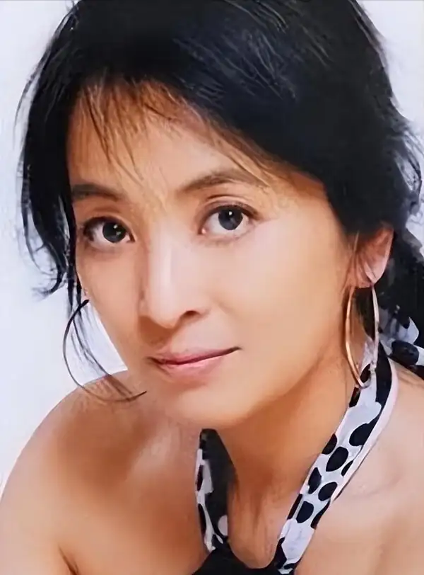 _一嫁日本，二嫁美國，三嫁法國的李勤勤，如今靠打包酒店剩菜為生_一嫁日本，二嫁美國，三嫁法國的李勤勤，如今靠打包酒店剩菜為生