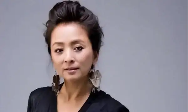 _一嫁日本，二嫁美國，三嫁法國的李勤勤，如今靠打包酒店剩菜為生_一嫁日本，二嫁美國，三嫁法國的李勤勤，如今靠打包酒店剩菜為生
