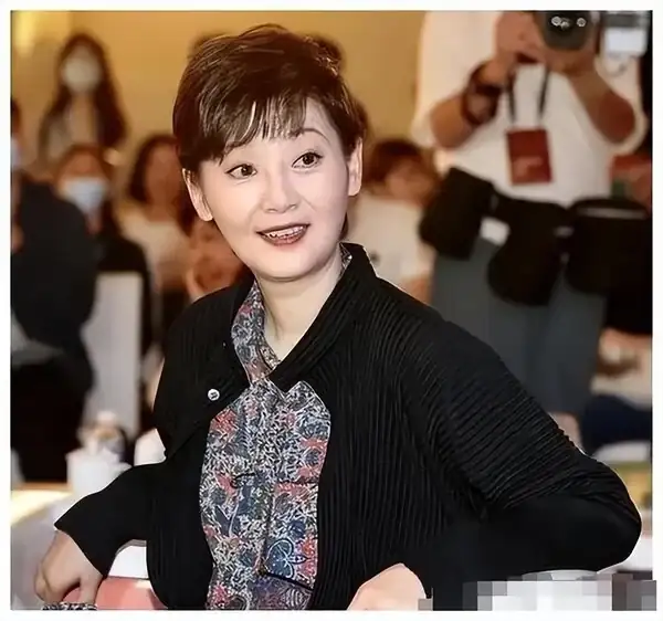 _曾經美得沉魚落雁，如今淪為土氣大媽，歲月這把「殺豬刀」太狠了_曾經美得沉魚落雁，如今淪為土氣大媽，歲月這把「殺豬刀」太狠了