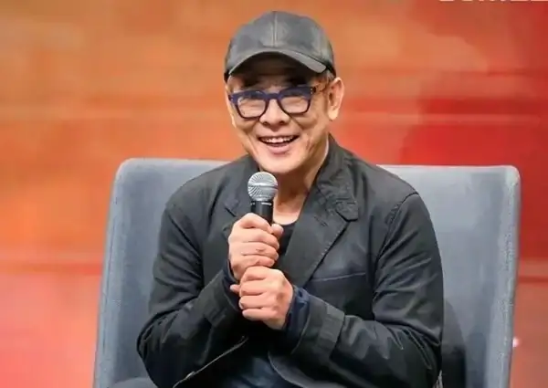 61歲李連傑和70歲成龍都已老得一塌糊塗，63歲的費翔依然帥哥堅挺__61歲李連杰和70歲成龍都已老得一塌糊塗，63歲的費翔依然帥得堅挺