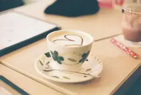 心煩到極點就是沉默_煩躁到極致是沉默_心煩的時候沉默是最好的選擇