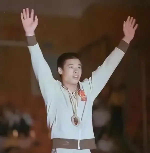 李寧蓄發_李寧表示_