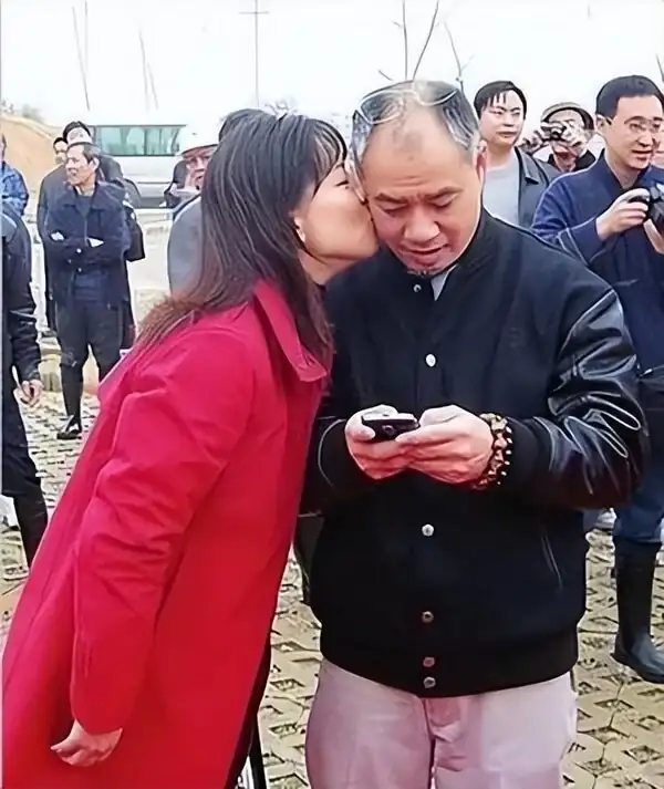 李寧蓄發__李寧表示