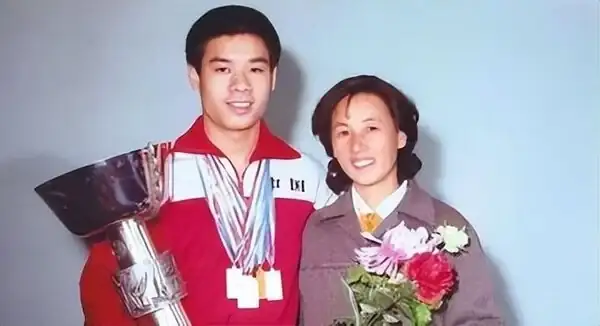李寧表示_李寧蓄發_