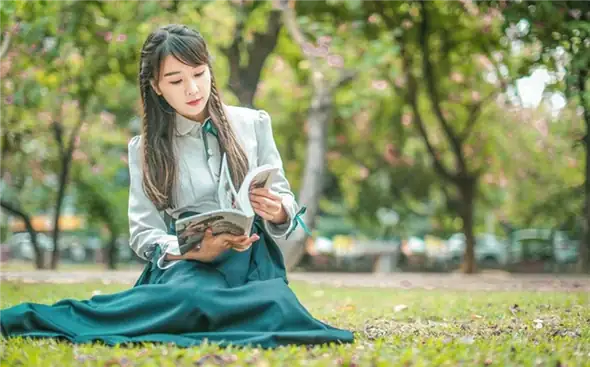 水瓶座：高冷外表下隱藏的安全感缺失