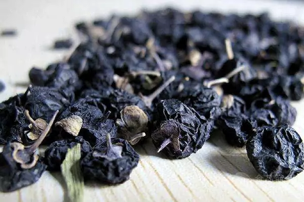 常用黑枸杞泡水喝對身體有哪些好處？一文說清楚