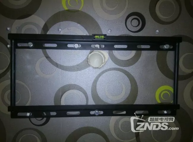 小米電視底部上不了螺絲_小米電視後面沒有螺絲孔_小米電視後背螺絲孔多大