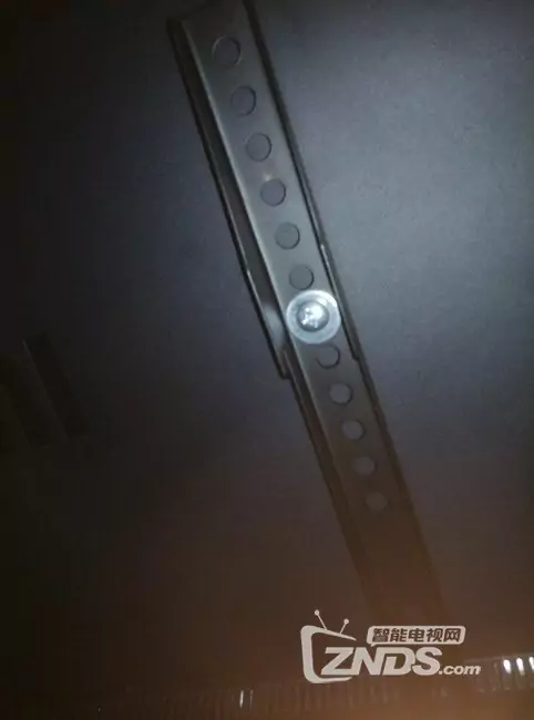 小米電視後面沒有螺絲孔_小米電視後背螺絲孔多大_小米電視底部上不了螺絲