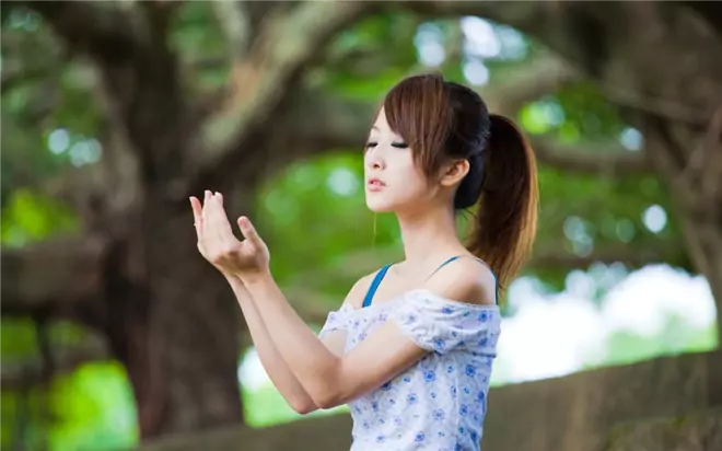 摩羯座冷靜理智，擅長溝通解決問題，冷戰高手自尊心強